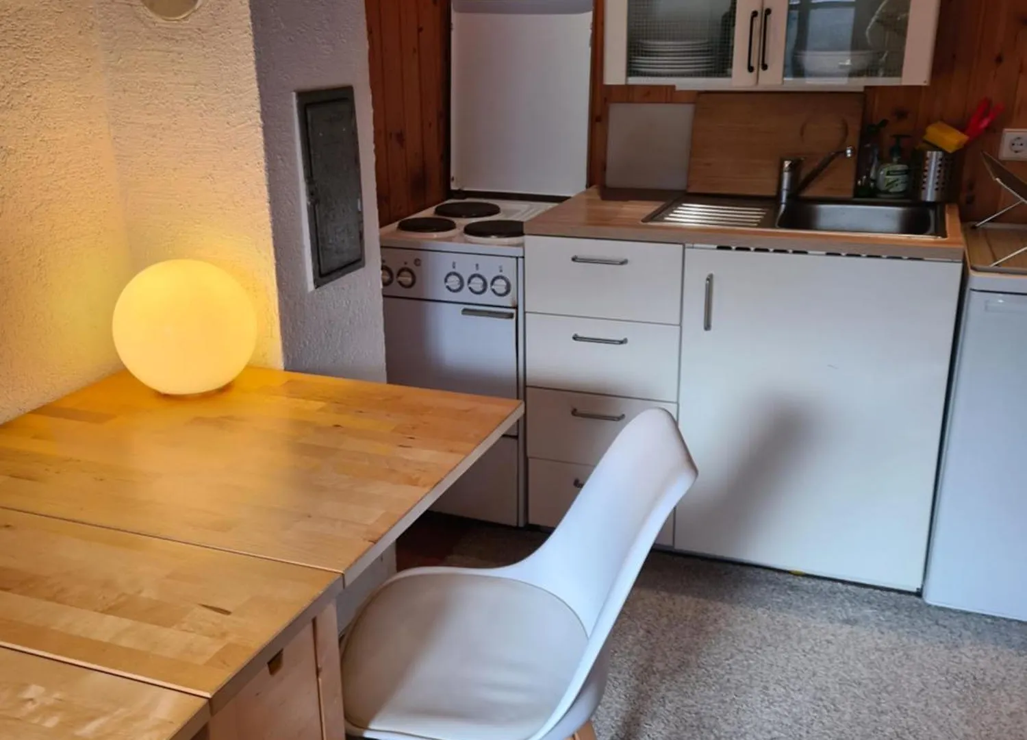 Kl. Cottage Im Grunen, N. S-Bahn Stuttgart 0*,  Deutschland